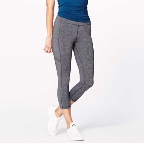 NWOT Lululemon high rise Luxtreme Crop 21” Running Tight Legging Capri pockets 6 - Picture 1 of 12
